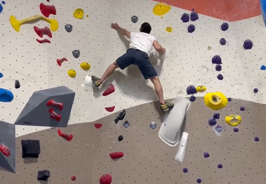 Climb – Top Rope and Bouldering Movement Englewood — The Colorado ...